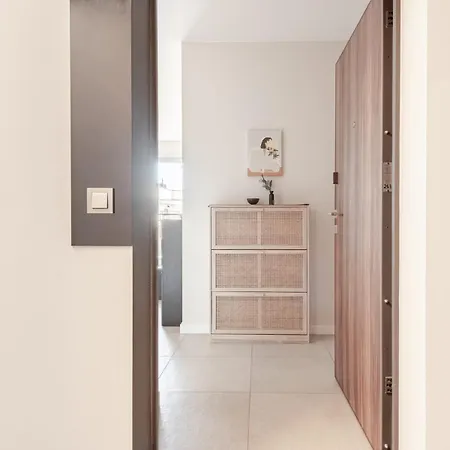 Cosy With A Comfy Work Space - Book It Apartment Warsaw