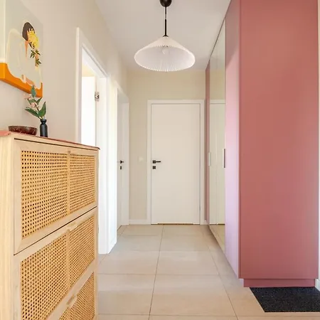 Cosy With A Comfy Work Space - Book It *