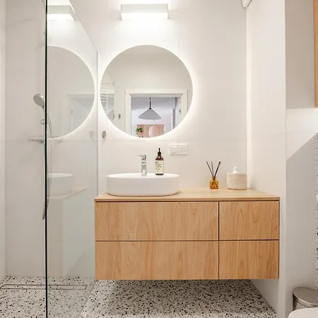 Apartament Cosy With A Comfy Work Space - Book It Warszawa